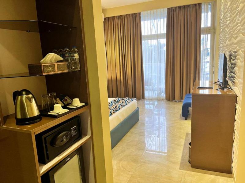 Aryana Queens Beach Resort