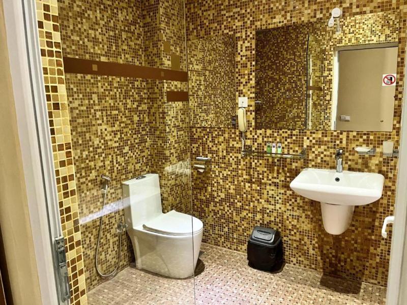 Aryana Queens Beach Resort