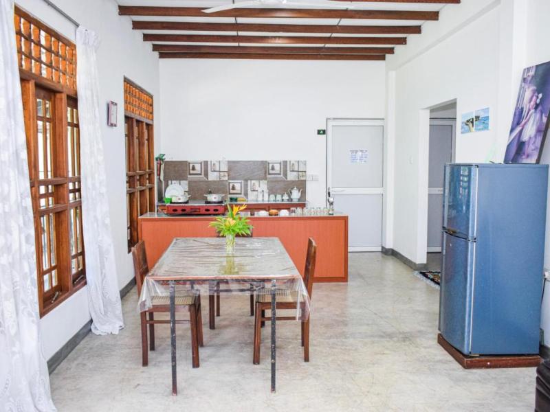 Emerald Guest House & Villa