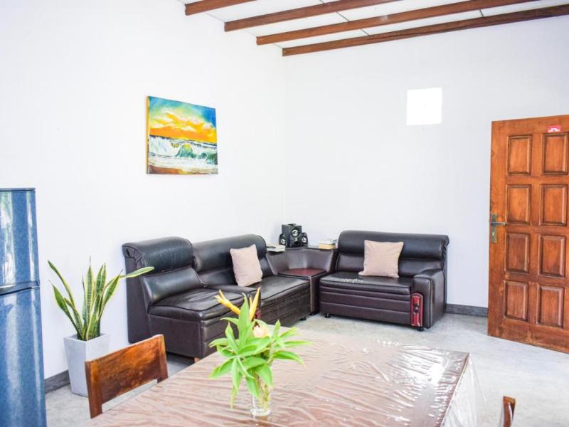 Emerald Guest House & Villa