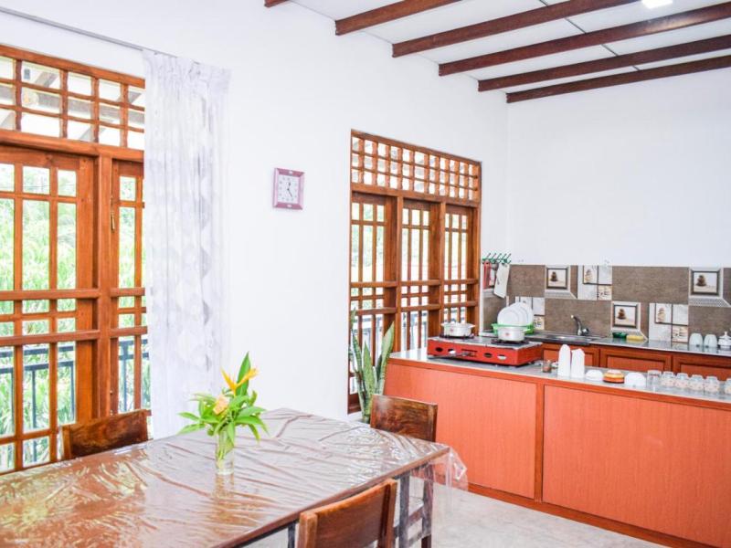 Emerald Guest House & Villa