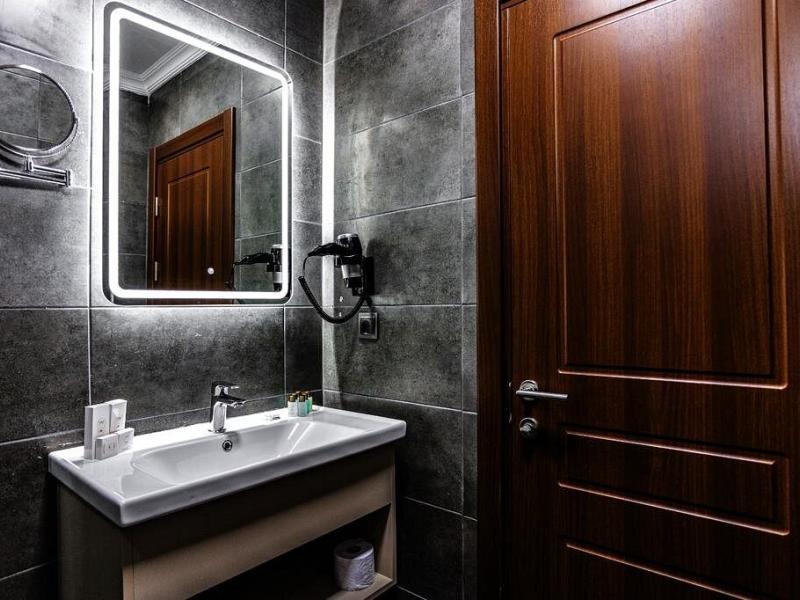 Mays Royal Cetin Hotel