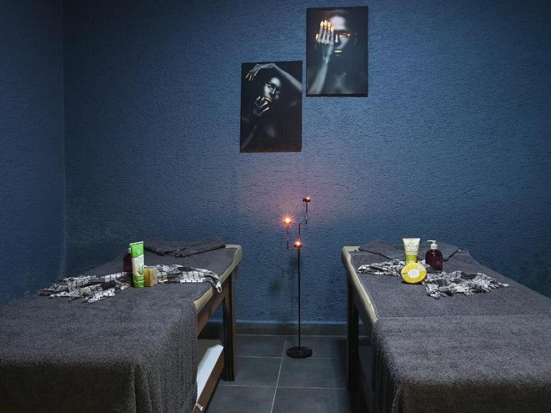 Mays Royal Cetin Hotel