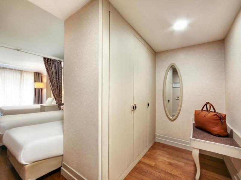 Faros Hotel Old City