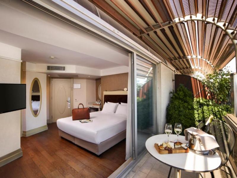 Faros Hotel Old City