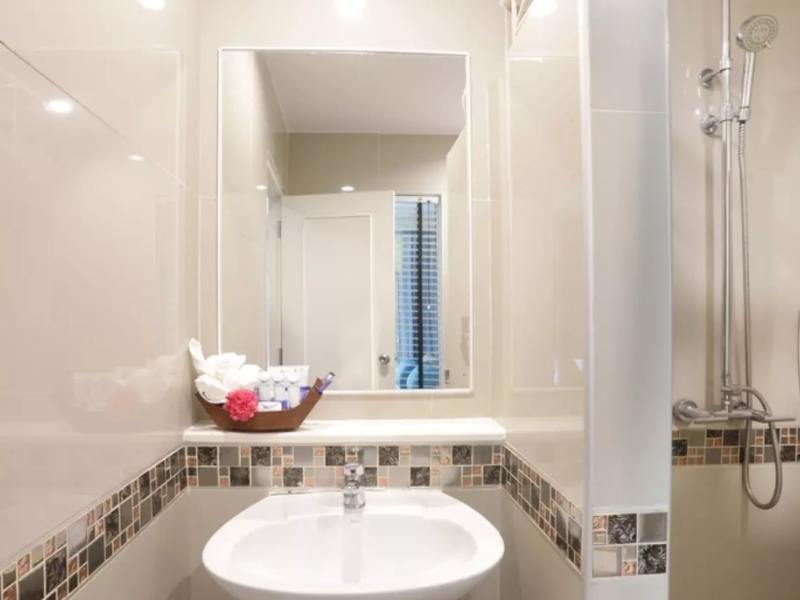 Tuana Hotels Brook Pool Access