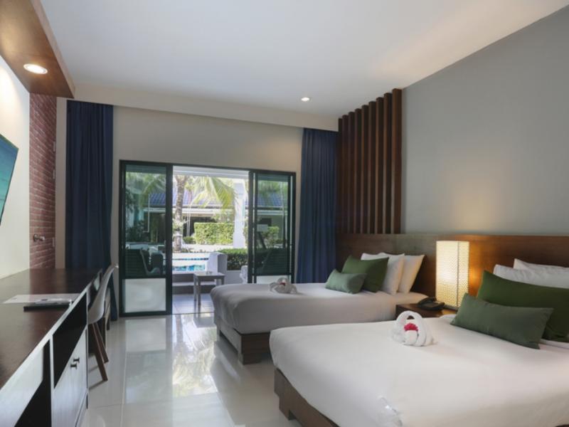 Tuana Hotels Brook Pool Access