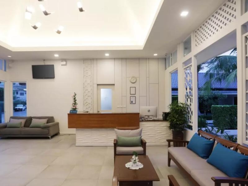 Tuana Hotels Brook Pool Access