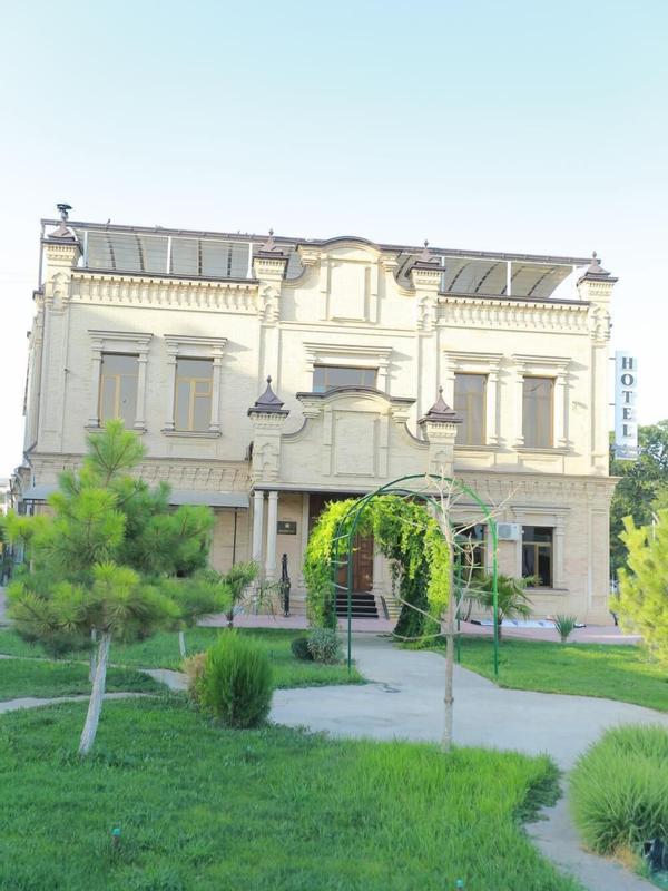 Boulevard Palace