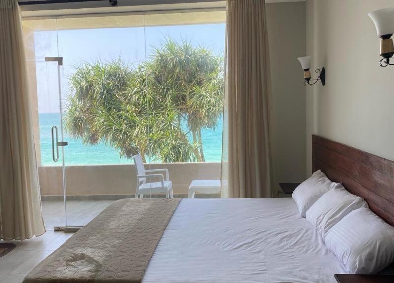 Blue Wave Beach Villa