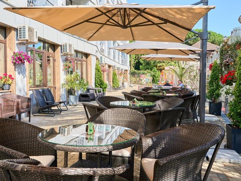 Амбассадор (ул.Кубанская)