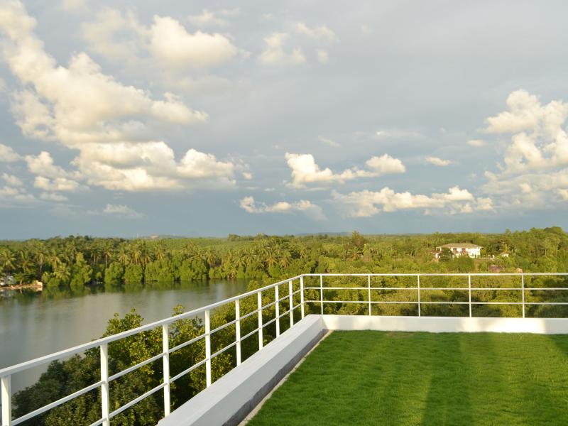 33 Lake Terrace