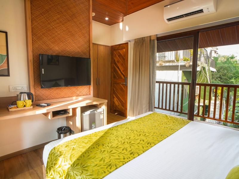 Treehouse Mars Beach Cottages