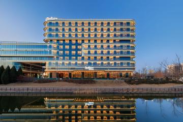 Отель Radisson Hotel Beijing Daxing Airport Китай, Пекин, фото 1