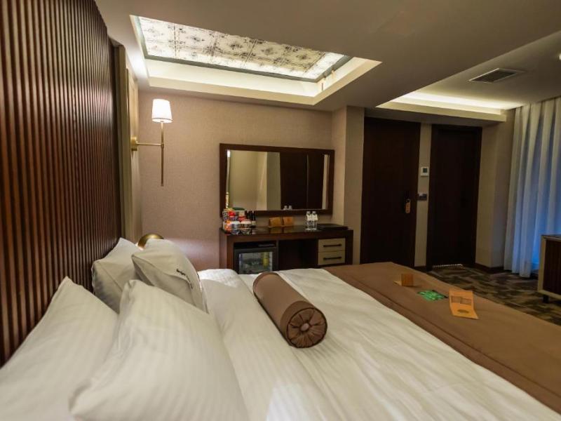 Tonight Hotel Port