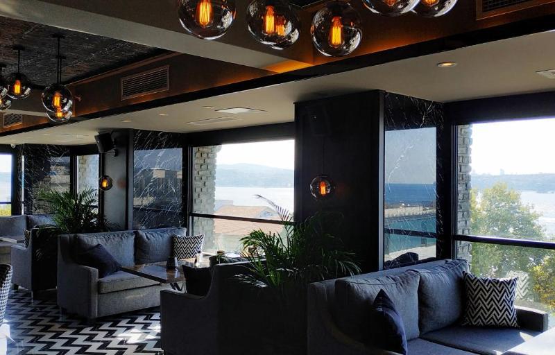 Tonight Hotel Port