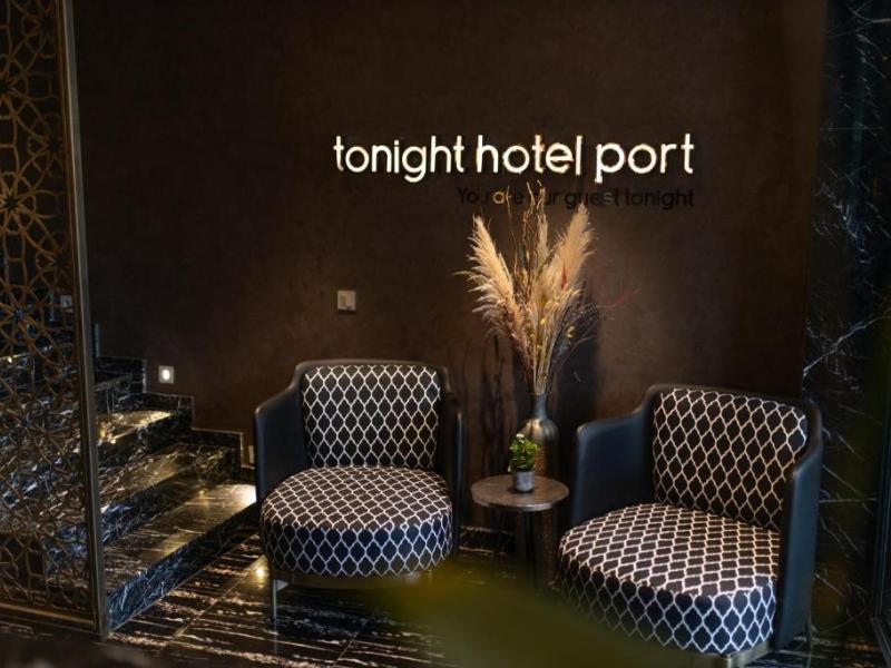 Tonight Hotel Port