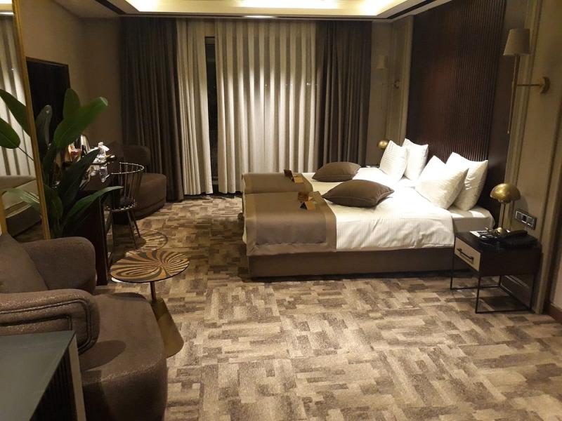 Tonight Hotel Port