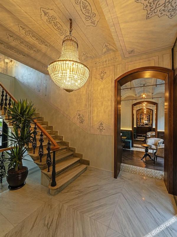 Meroddi Barnathan Hotel
