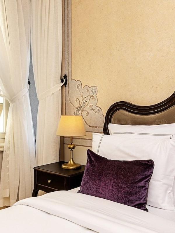 Meroddi Barnathan Hotel