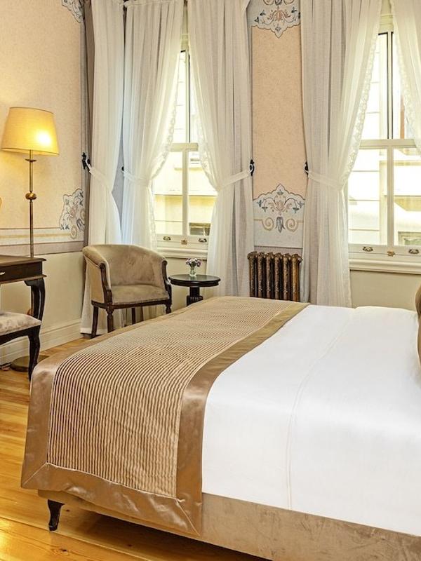 Meroddi Barnathan Hotel