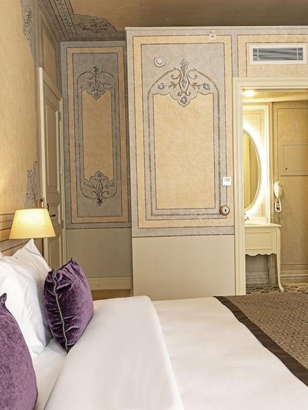 Meroddi Barnathan Hotel