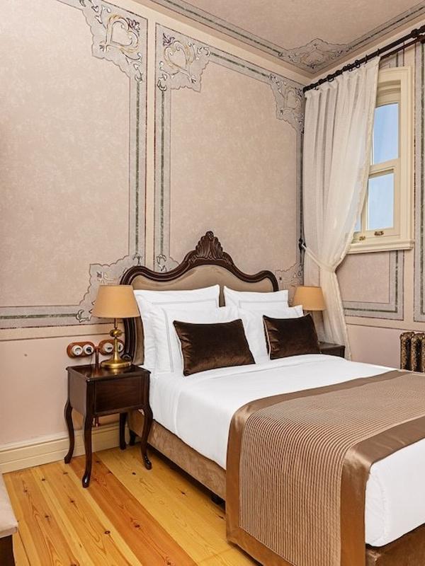Meroddi Barnathan Hotel