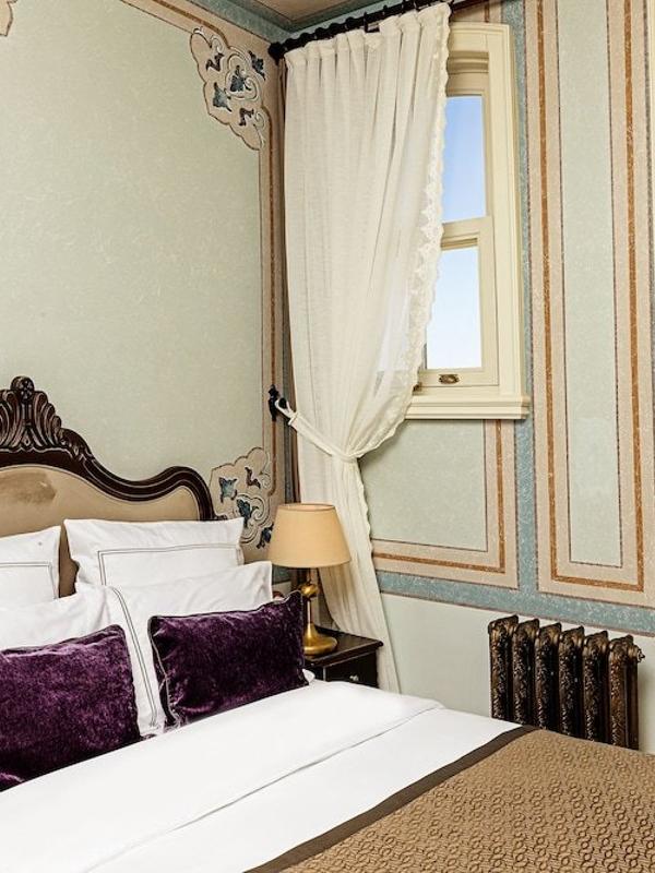 Meroddi Barnathan Hotel