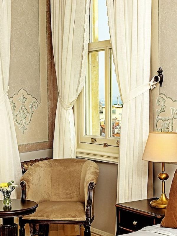 Meroddi Barnathan Hotel