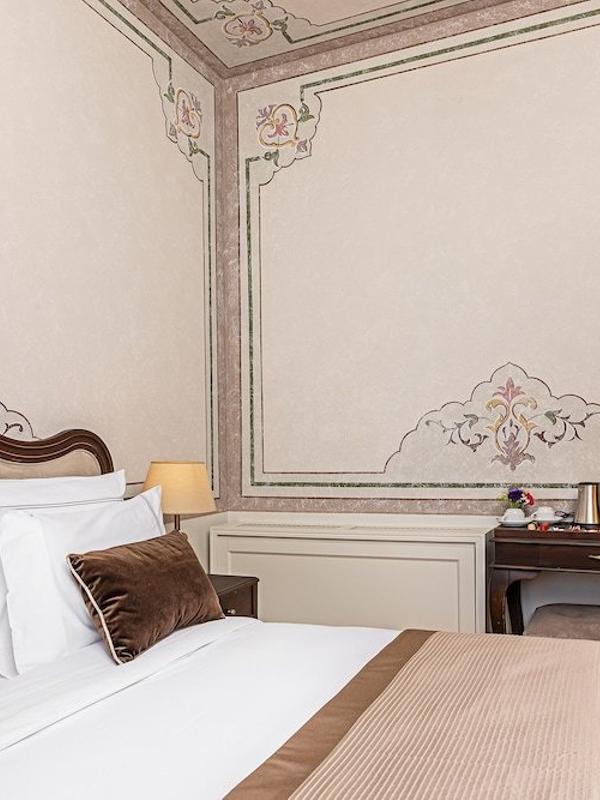 Meroddi Barnathan Hotel