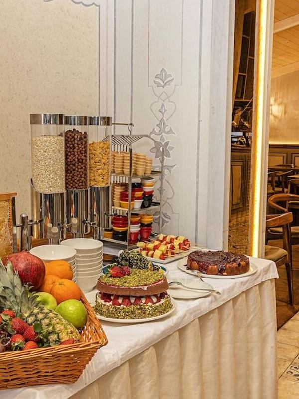 Meroddi Barnathan Hotel