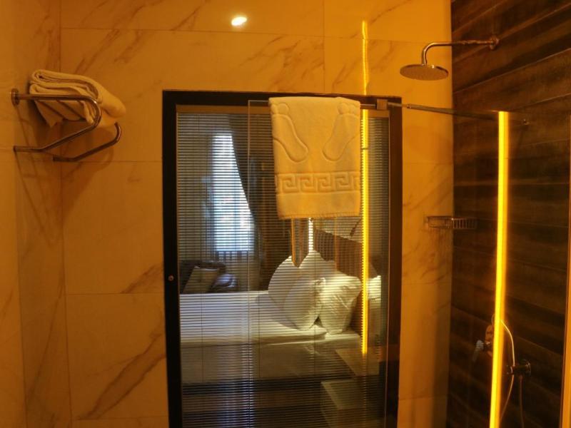 Isnova Hotel
