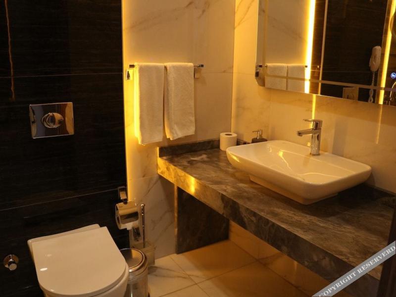 Isnova Hotel