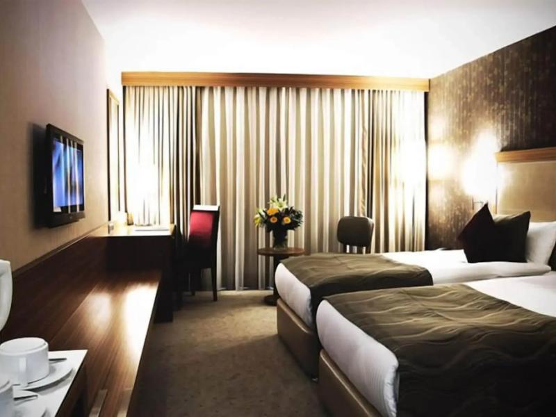 Demora Hotel