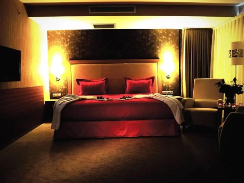 Demora Hotel