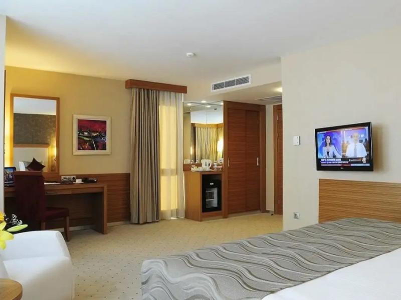 Demora Hotel