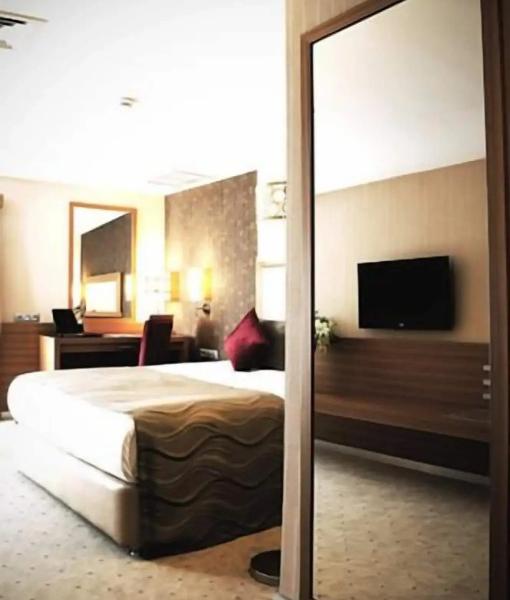 Demora Hotel