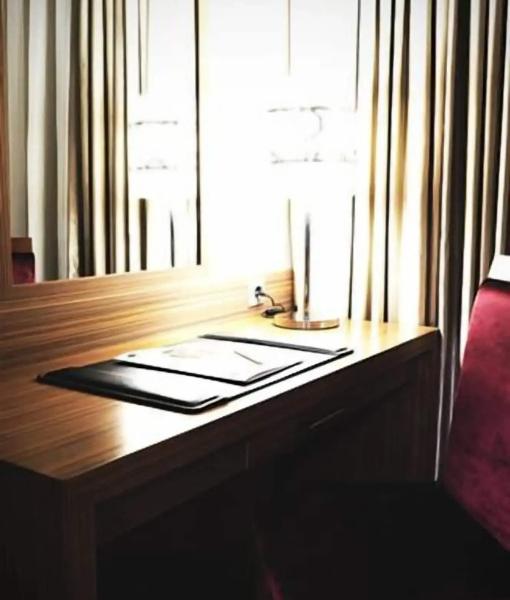 Demora Hotel