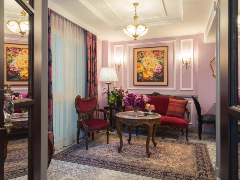Sara's Hotel
