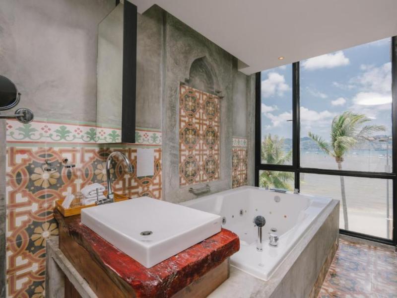 Patong Signature Boutique Hotel