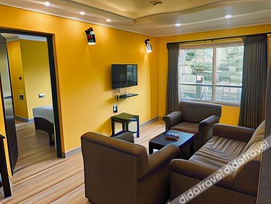 Candolim Suites