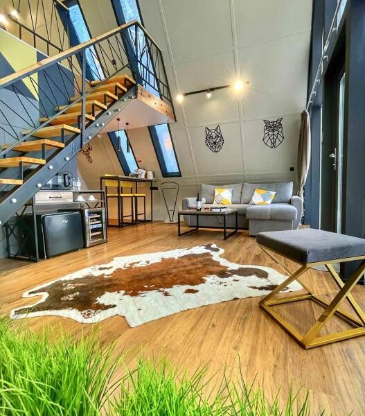 Geometrika lounge hotel