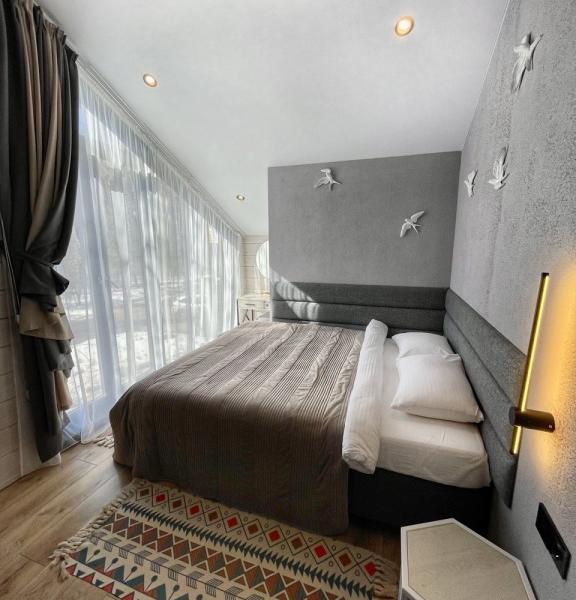 Geometrika lounge hotel