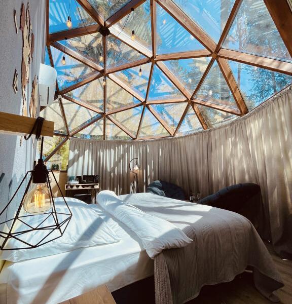 Geometrika lounge hotel