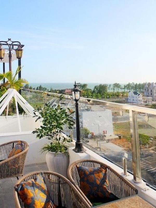 Emerald Ocean Hotel