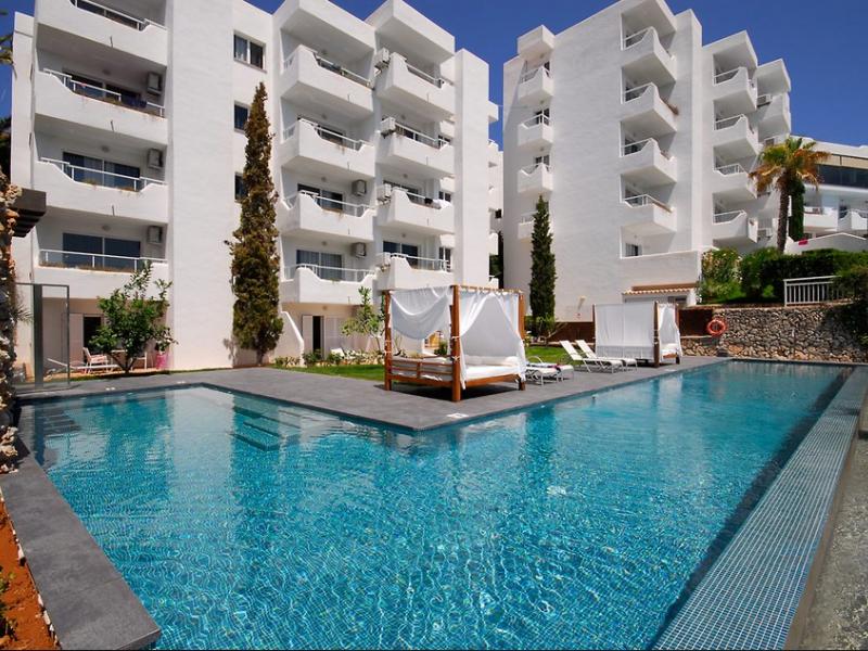 Ferrera Beach Apartments