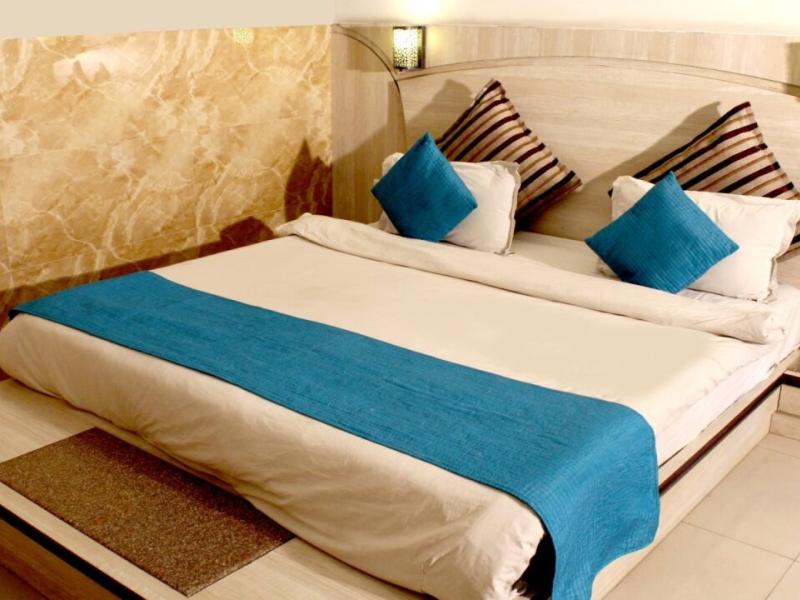 Hotel Arya Niwas