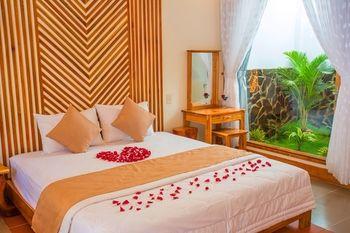 Little Garden Bungalow