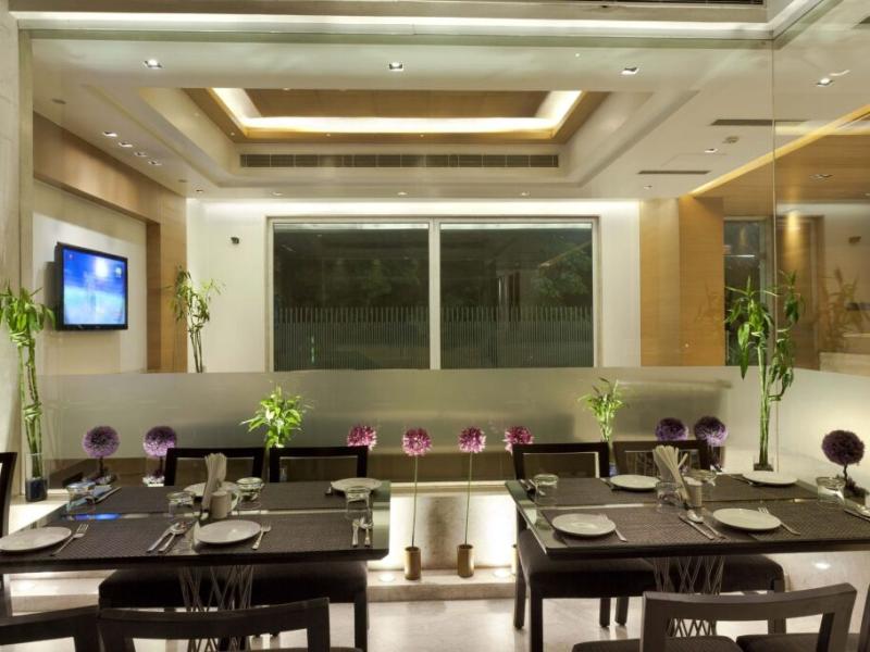 Hotel Saket 27
