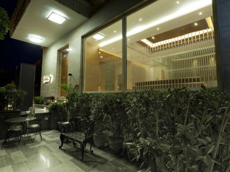 Hotel Saket 27